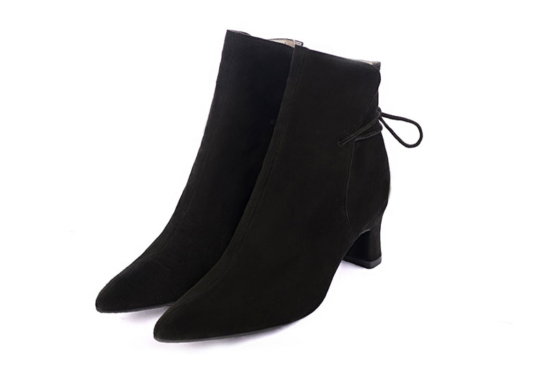 Matt black women's ankle boots with laces at the back. Tapered toe. Medium spool heels. Front view - Florence KOOIJMAN